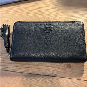 Tory Burch Tassel Wallet. Like new.